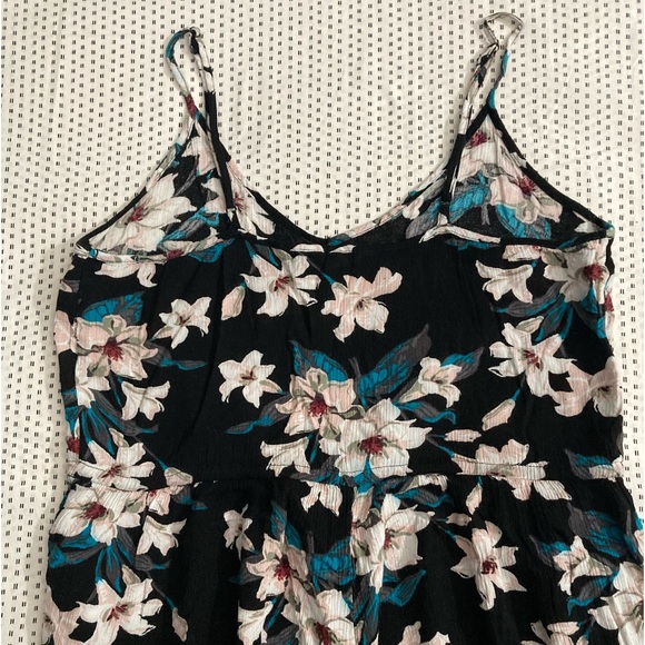 🦋AÉROPOSTALE   Floral V-Neck Jumpsuit Size : Small - Picture 4 of 16